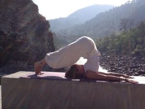 posture halasana
