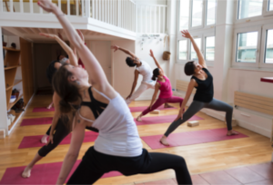 devenir prof de yoga 1 300x204 1