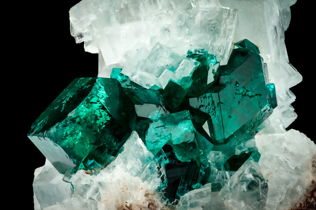 Dioptase crystal on white calcite
